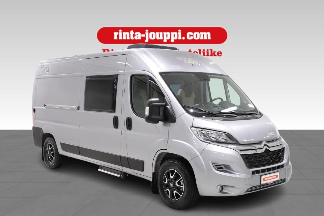 ROADCAR VAN R 601 2024