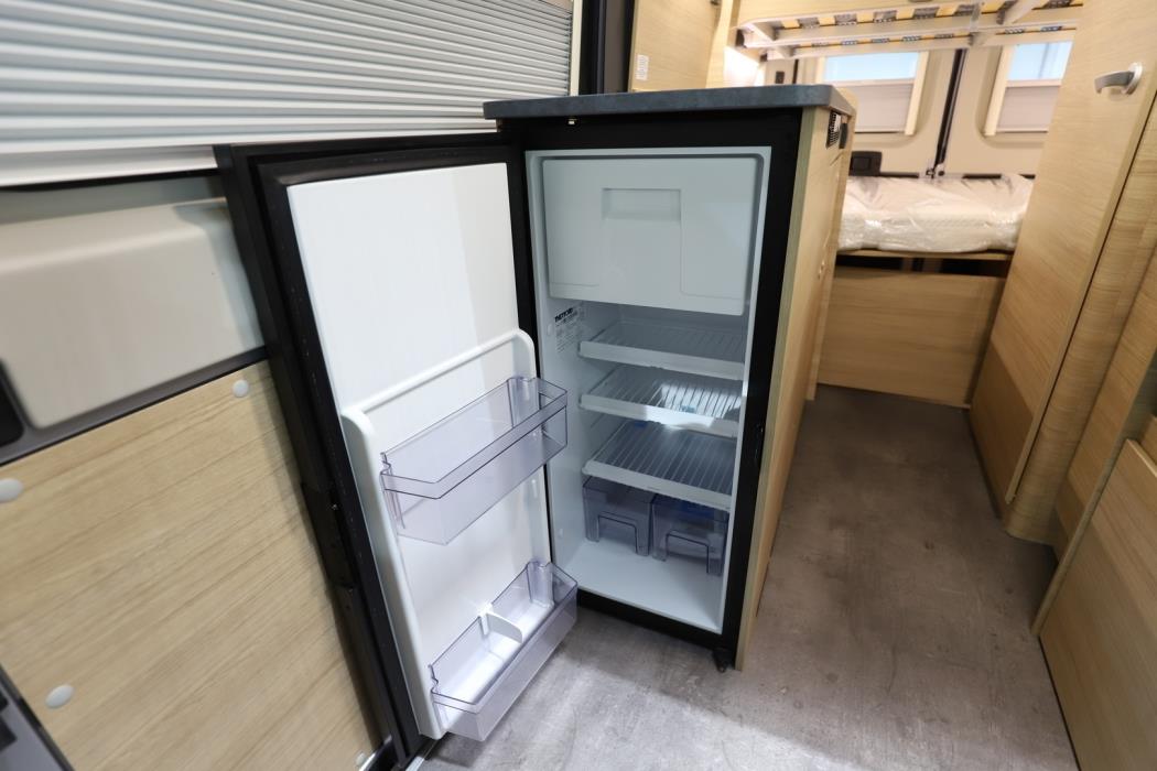 ROADCAR VAN R 601 2024