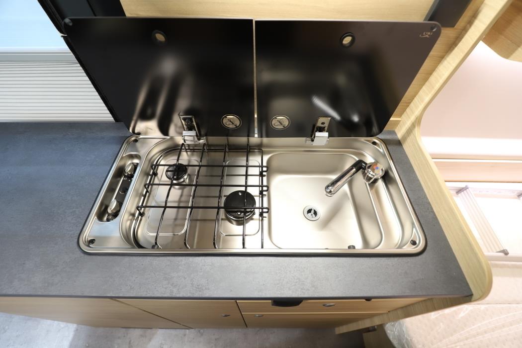 ROADCAR VAN R 601 2024