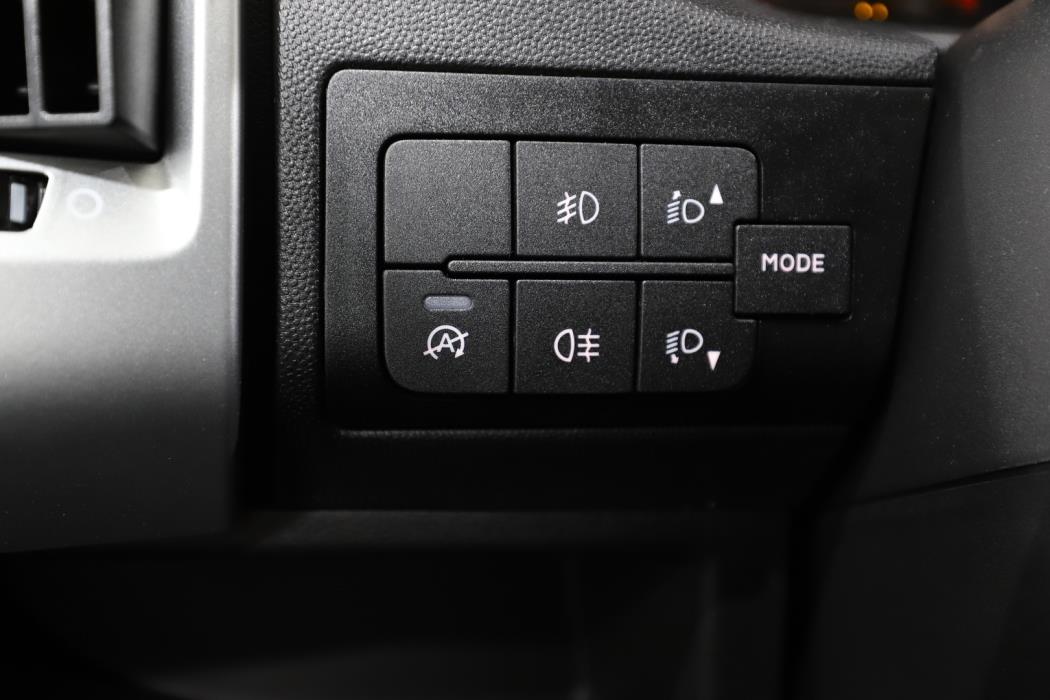 ROADCAR VAN R 601 2024