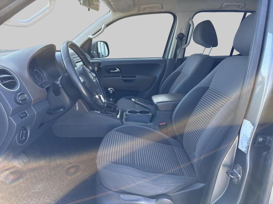 VOLKSWAGEN Amarok 2012
