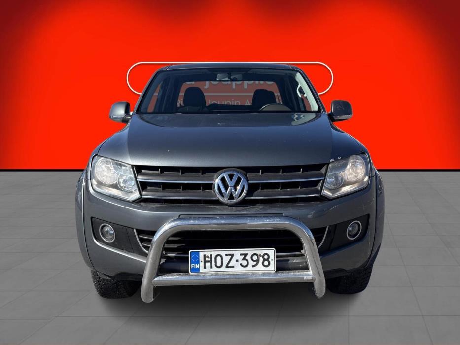 VOLKSWAGEN Amarok 2012