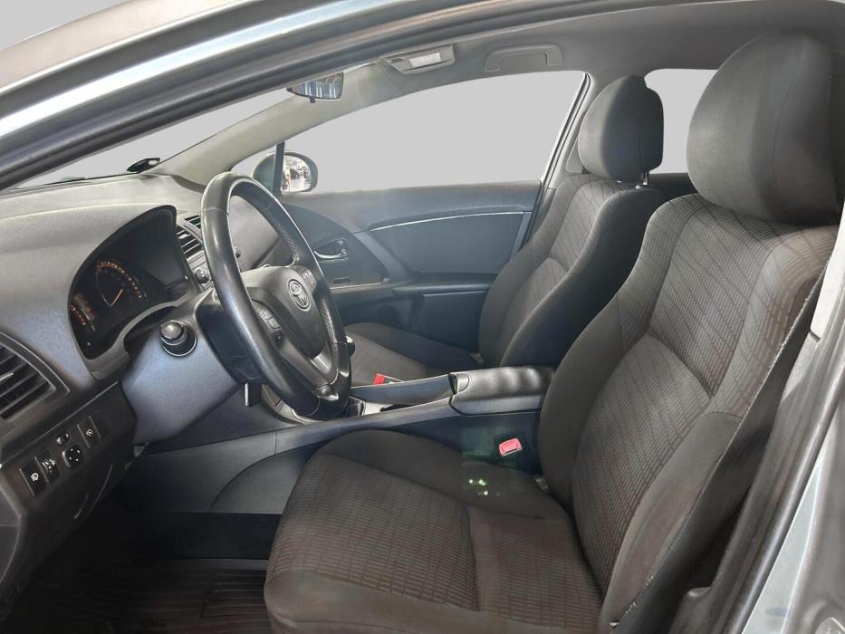 TOYOTA Avensis 2009