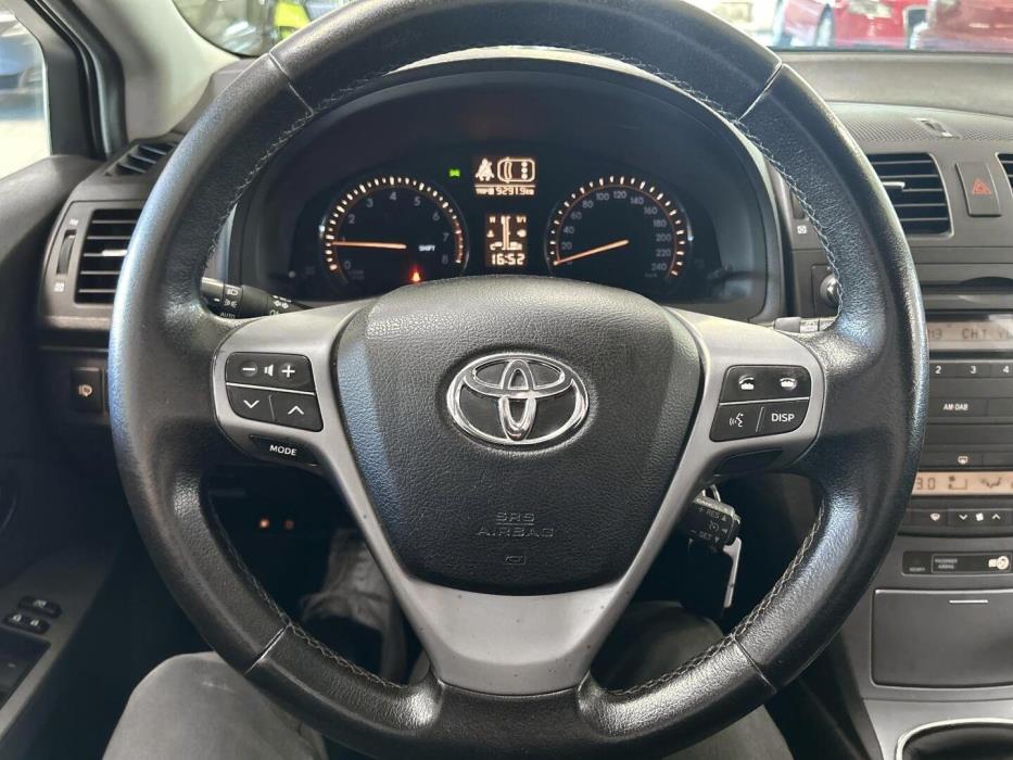 TOYOTA Avensis 2009
