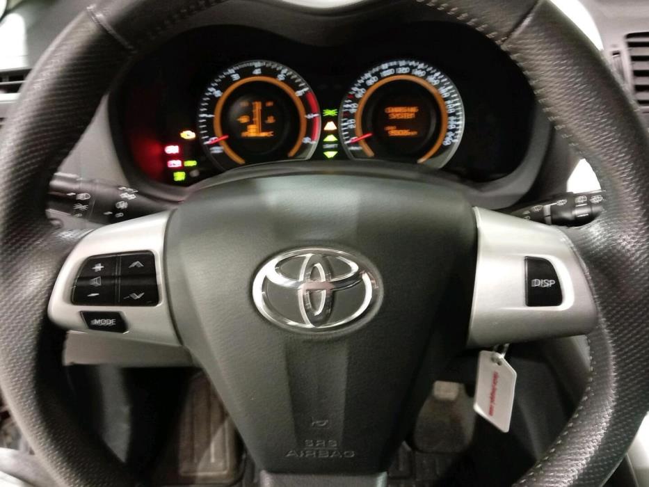TOYOTA Auris 2011