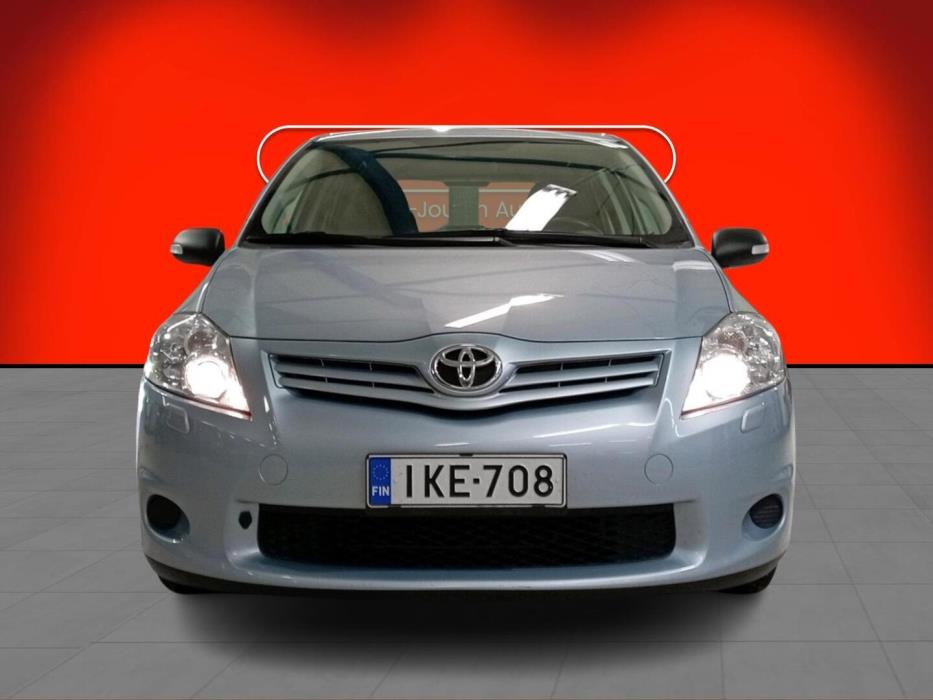 TOYOTA Auris 2011