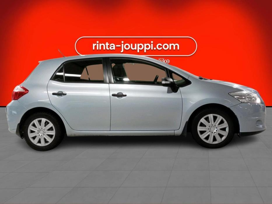 TOYOTA Auris 2011