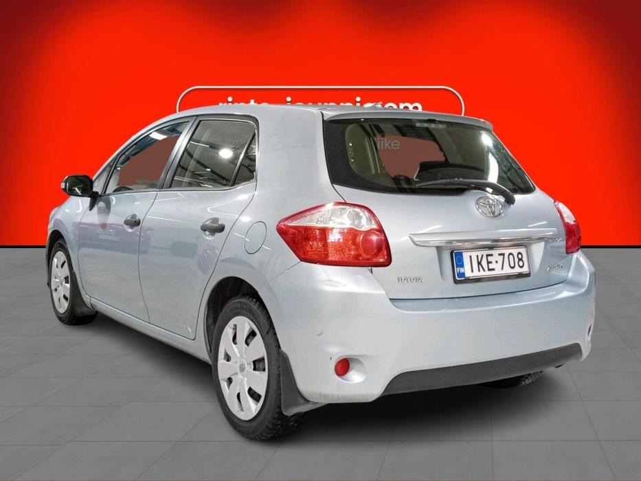 TOYOTA Auris 2011