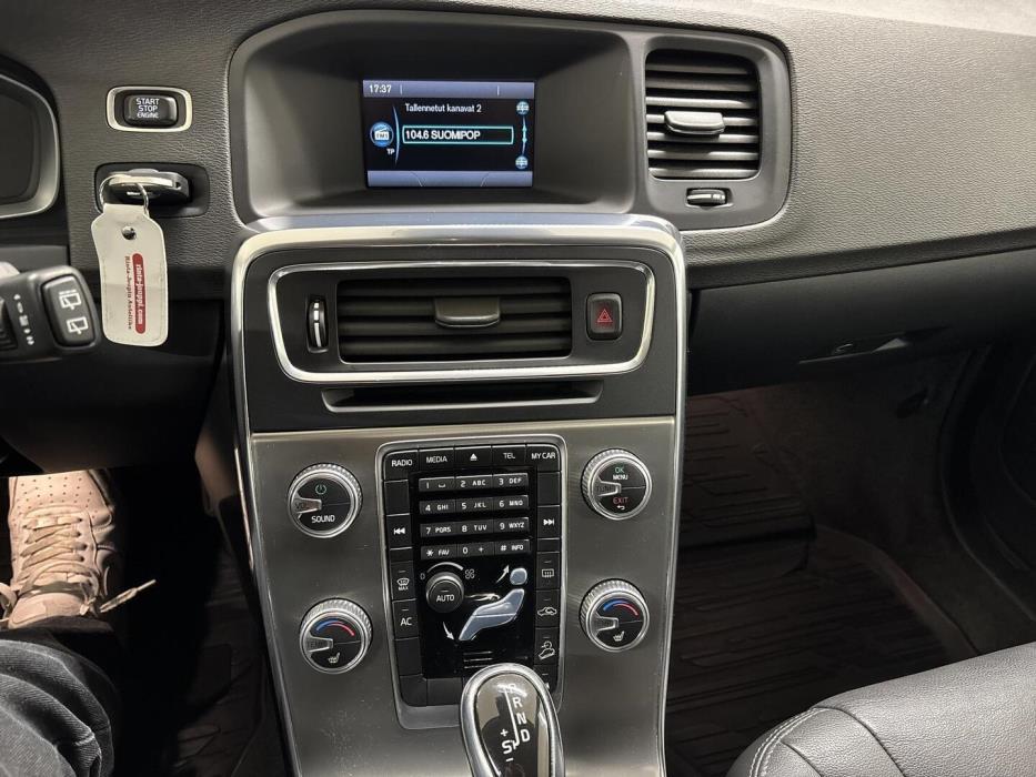 VOLVO V60 Cross Country 2016