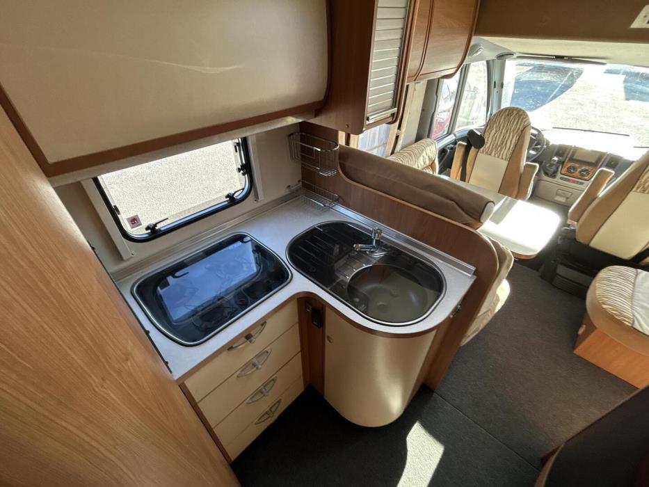 BÜRSTNER AVIANO I727 2010