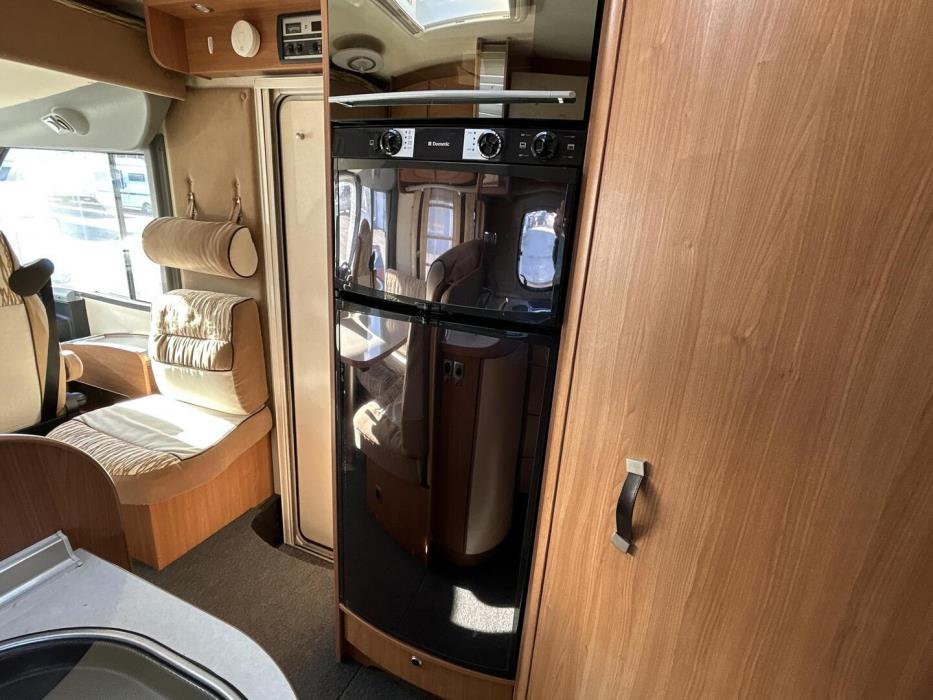 BÜRSTNER AVIANO I727 2010