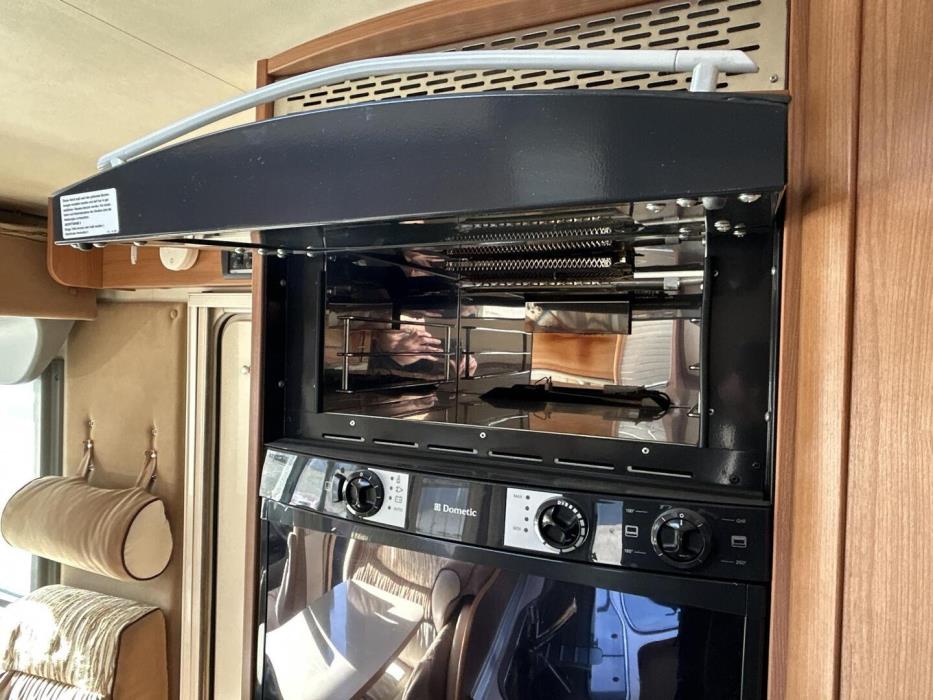 BÜRSTNER AVIANO I727 2010