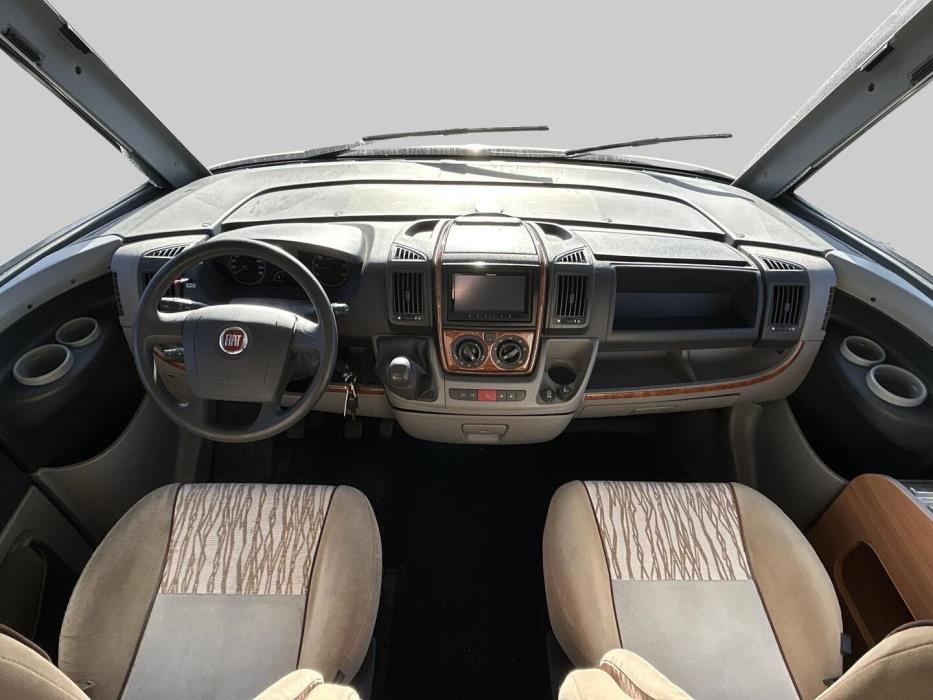 BÜRSTNER AVIANO I727 2010