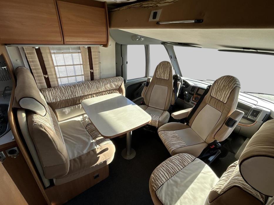 BÜRSTNER AVIANO I727 2010