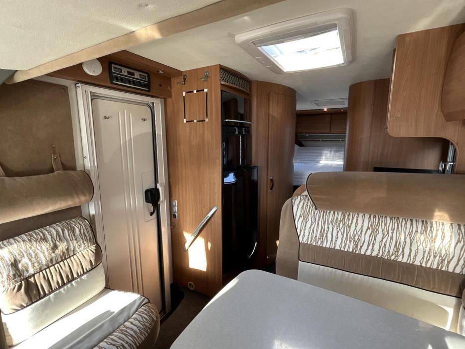 BÜRSTNER AVIANO I727 2010