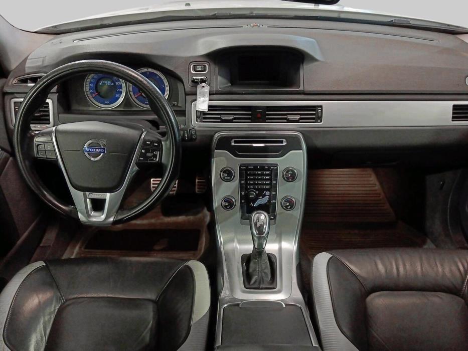 VOLVO V70 2012