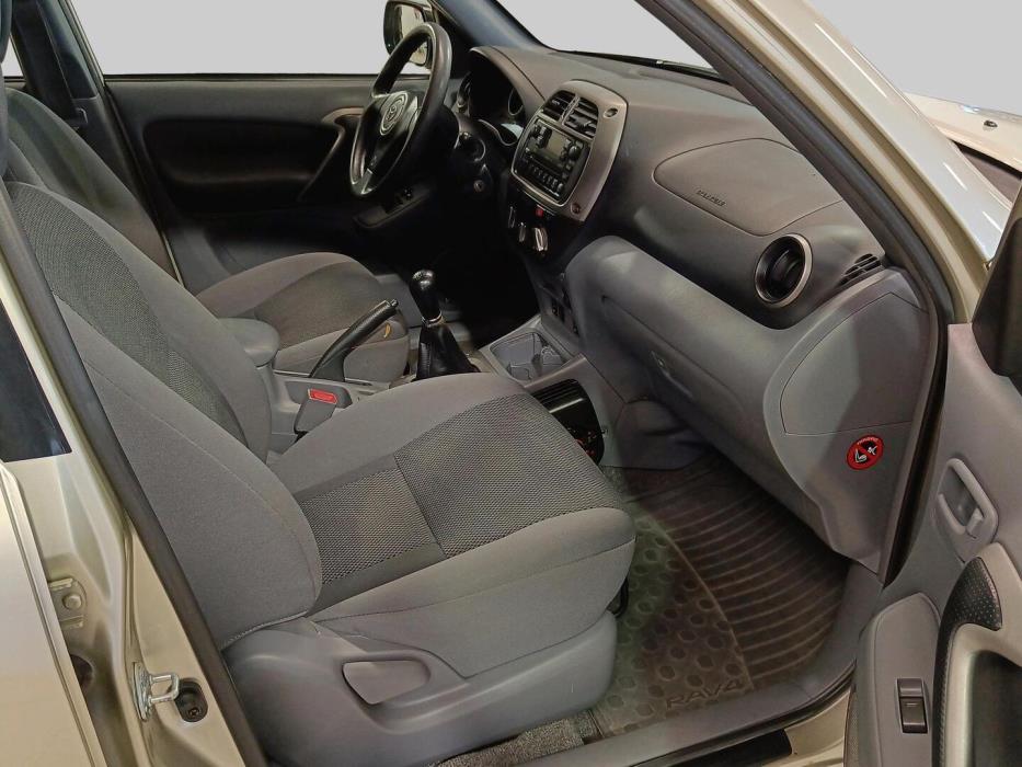 TOYOTA RAV4 2003