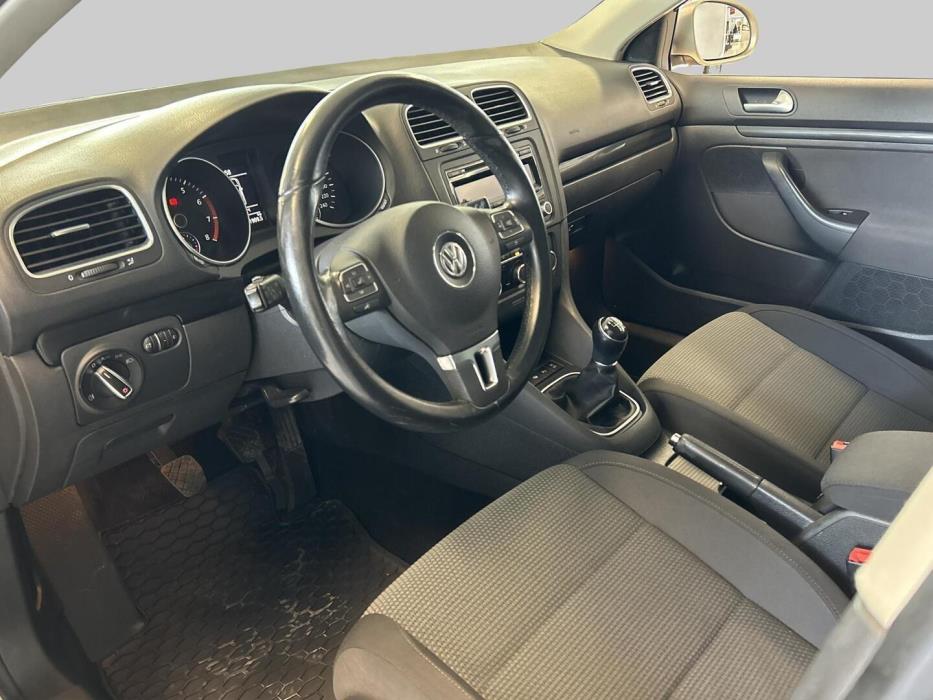 VOLKSWAGEN Golf 2012