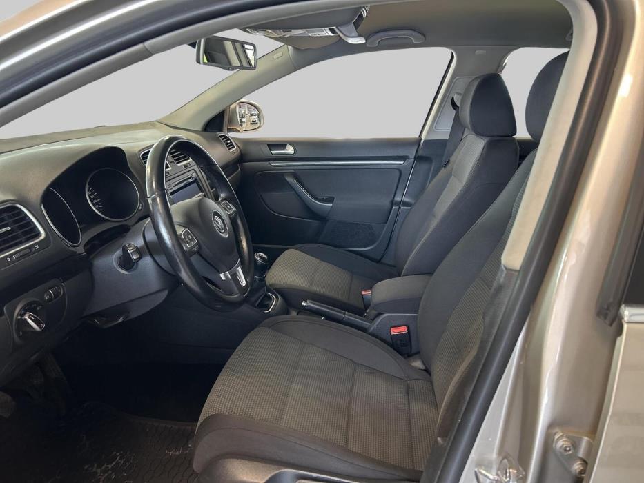 VOLKSWAGEN Golf 2012
