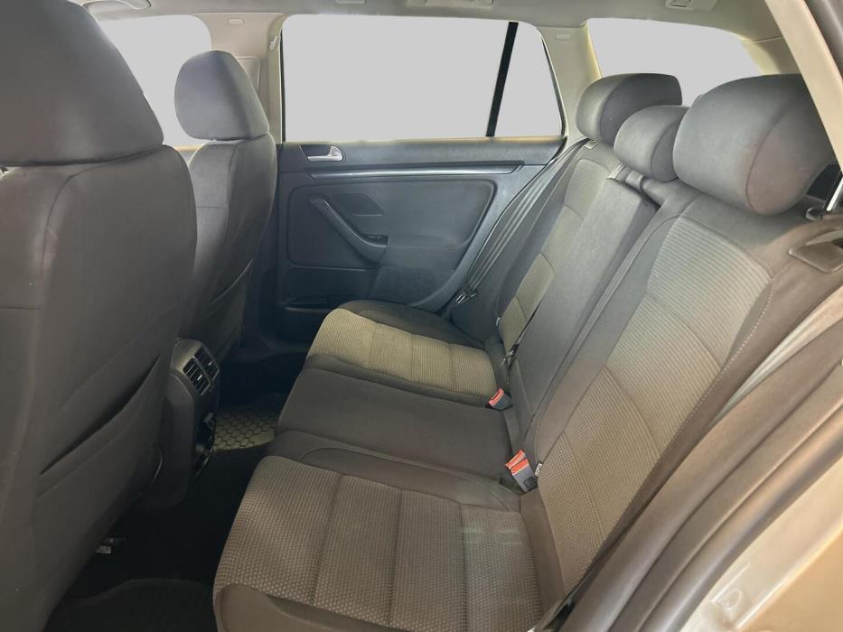 VOLKSWAGEN Golf 2012