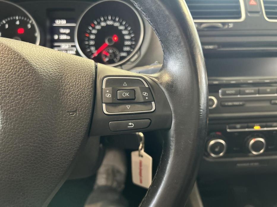 VOLKSWAGEN Golf 2012