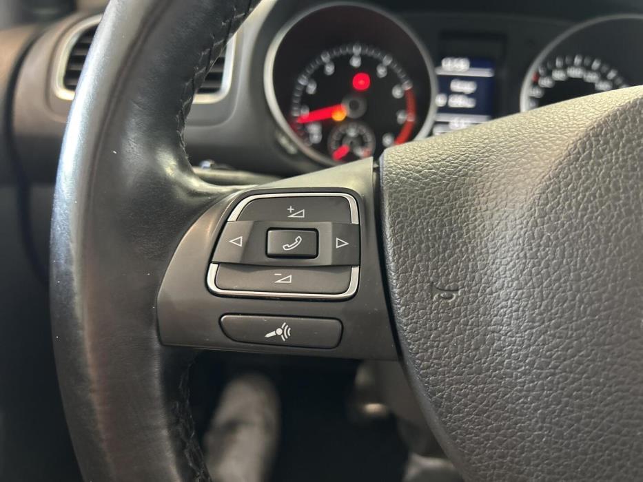 VOLKSWAGEN Golf 2012