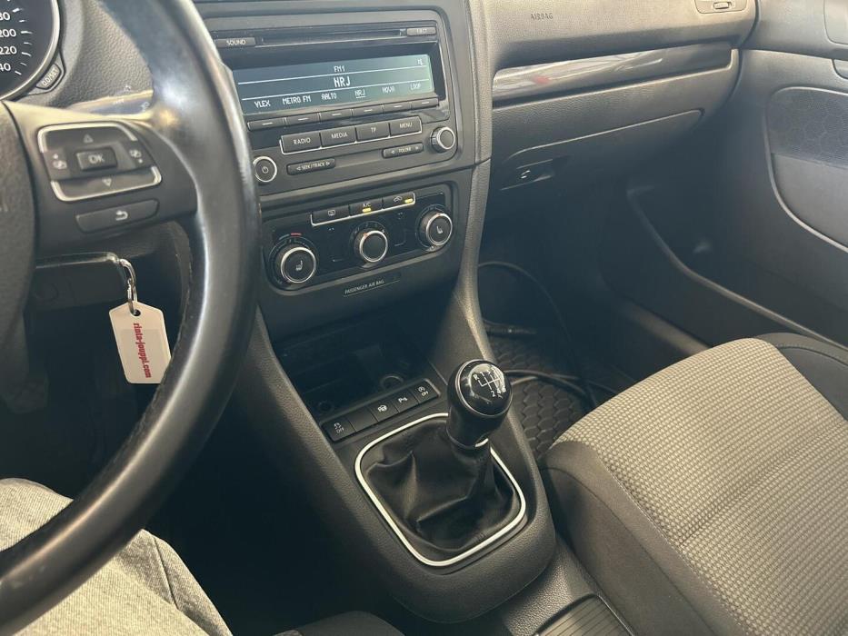 VOLKSWAGEN Golf 2012