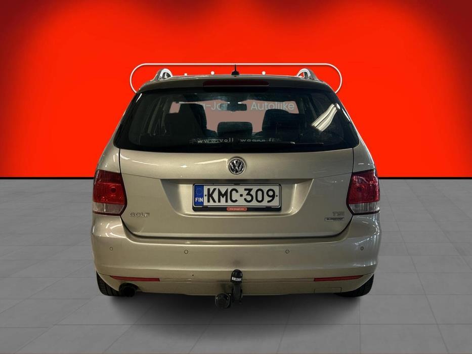 VOLKSWAGEN Golf 2012