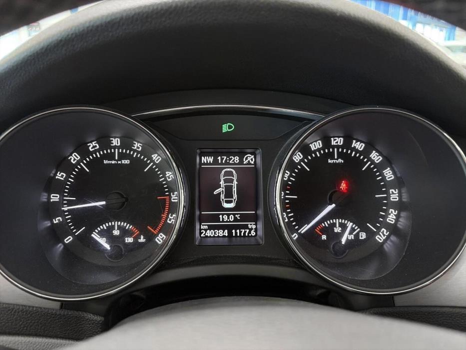 SKODA Superb 2014