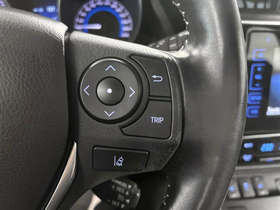TOYOTA Auris 2018