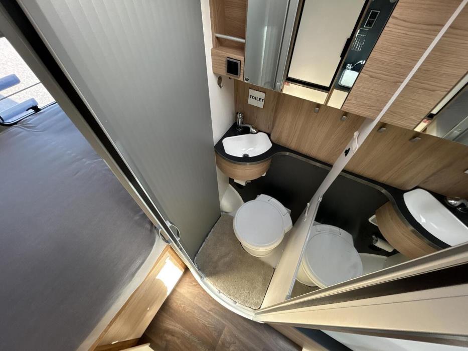 SUNLIGHT CLIFF 600 2019