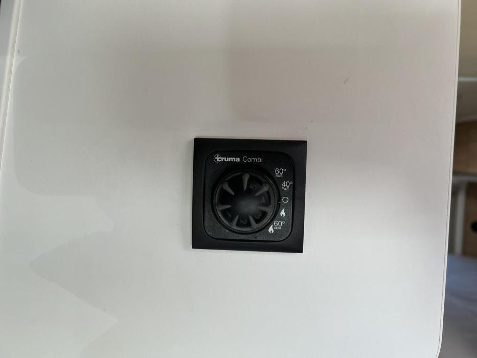 SUNLIGHT CLIFF 600 2019