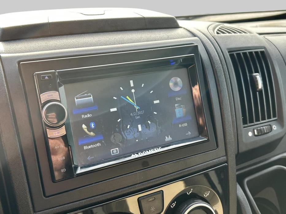 SUNLIGHT CLIFF 600 2019