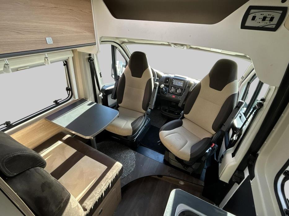 SUNLIGHT CLIFF 600 2019