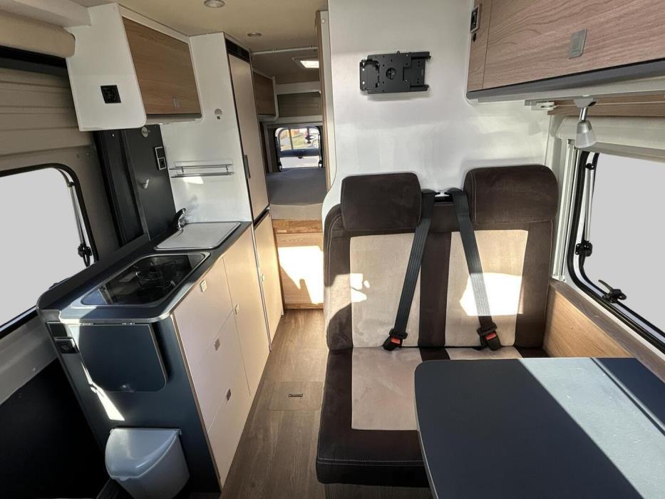 SUNLIGHT CLIFF 600 2019