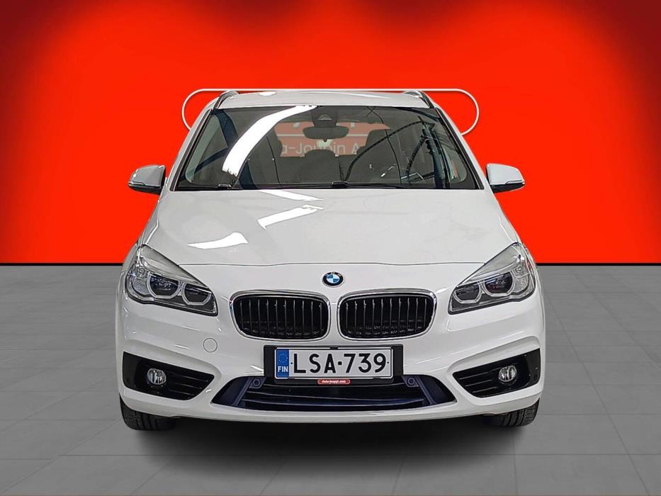 BMW 225 2016