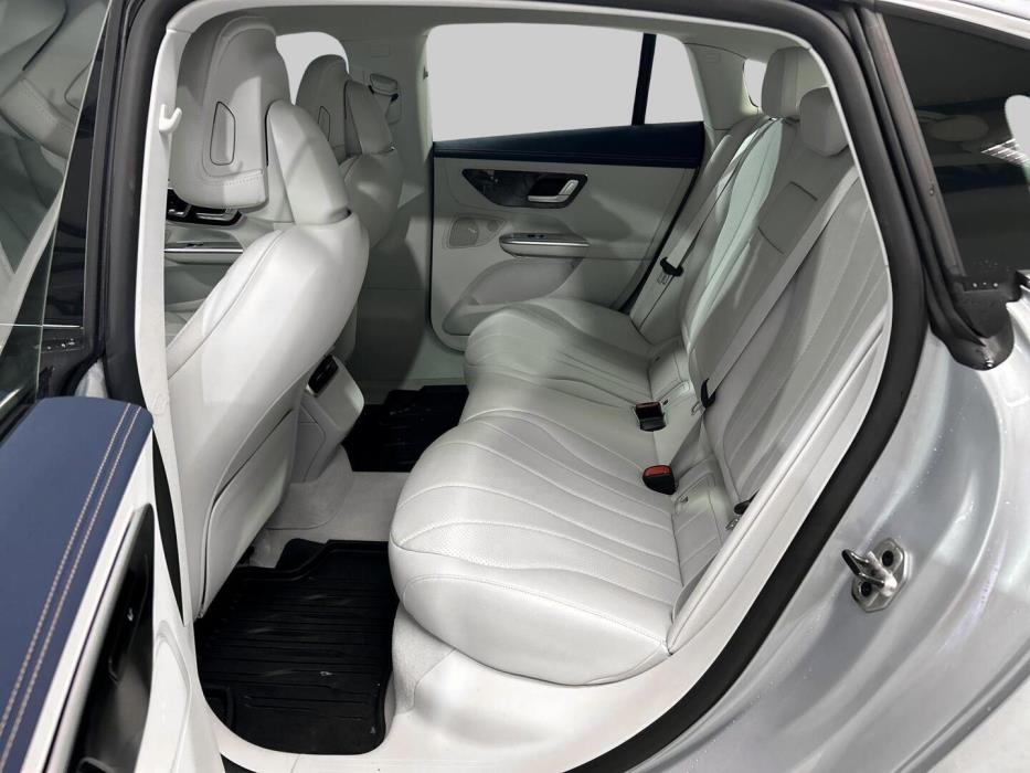 MERCEDES-BENZ EQE 2022