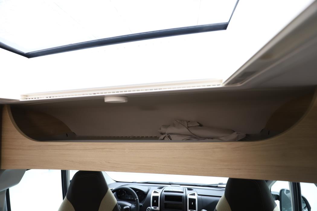 ROADCAR VAN R 601 2024