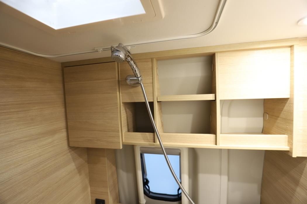 ROADCAR VAN R 601 2024