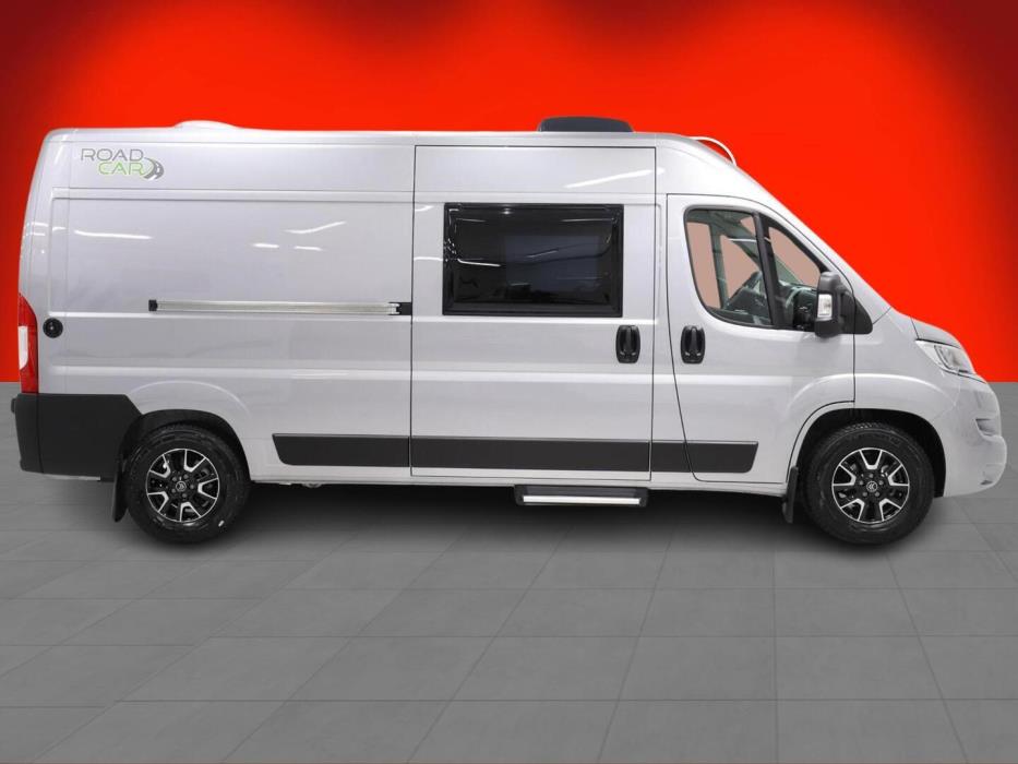 ROADCAR VAN R 601 2024