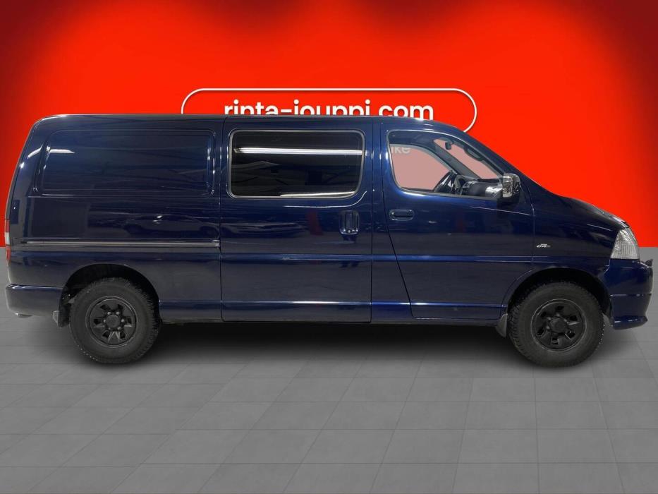 TOYOTA Hiace 2010