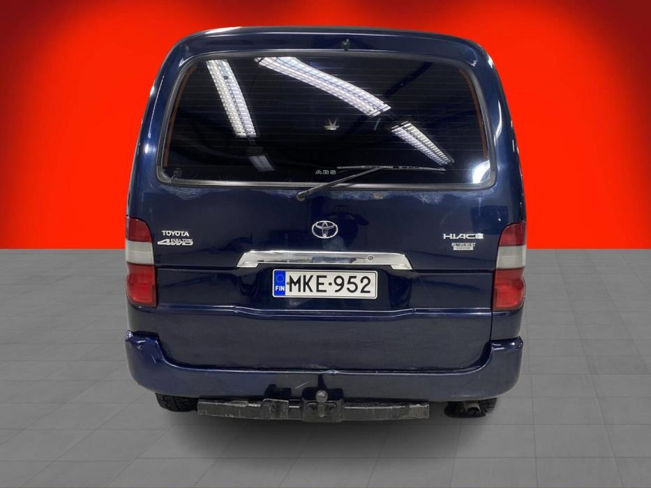 TOYOTA Hiace 2010