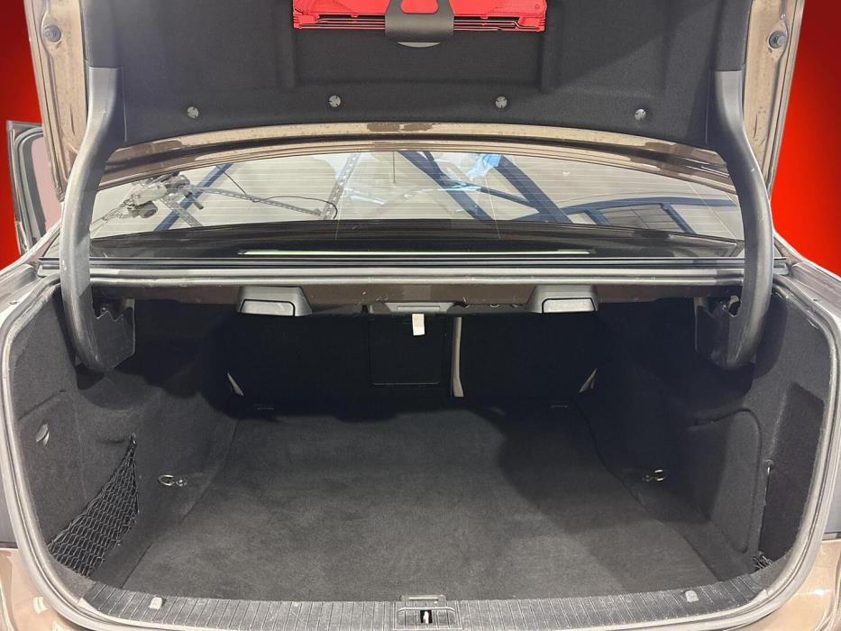 MERCEDES-BENZ E 2013