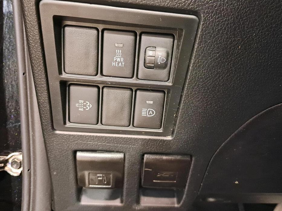 TOYOTA Hilux 2025