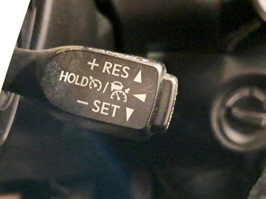 TOYOTA Hilux 2025