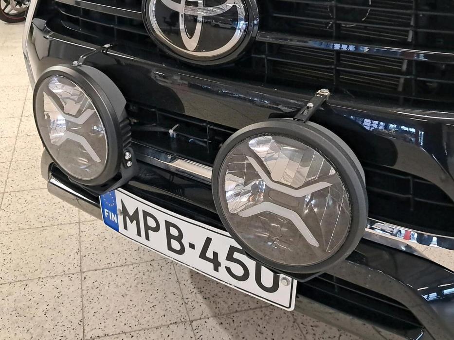 TOYOTA Hilux 2025