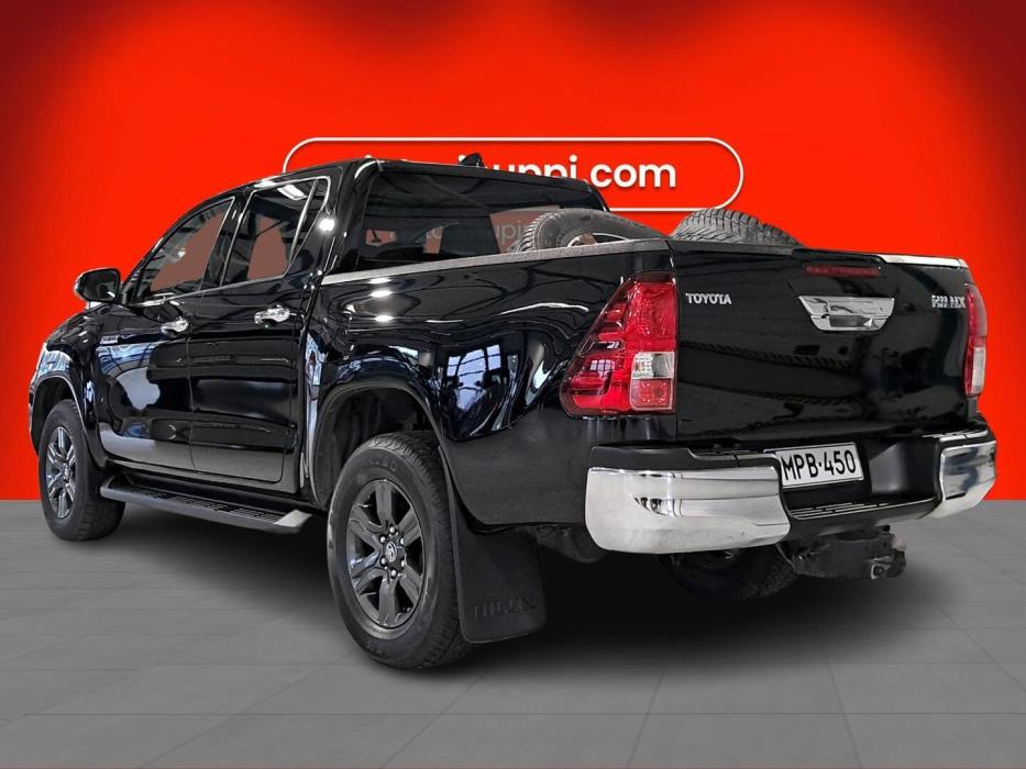 TOYOTA Hilux 2025