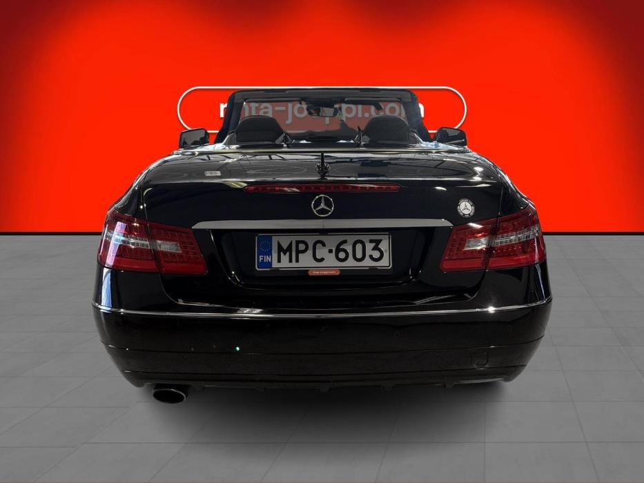 MERCEDES-BENZ E 2010