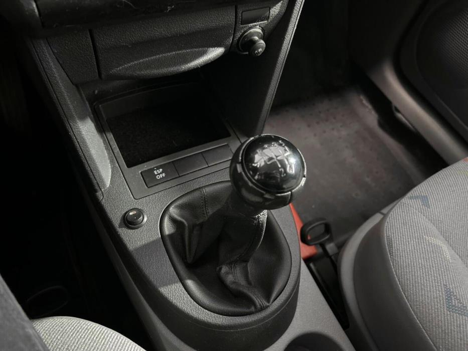 VOLKSWAGEN Caddy Maxi 2010