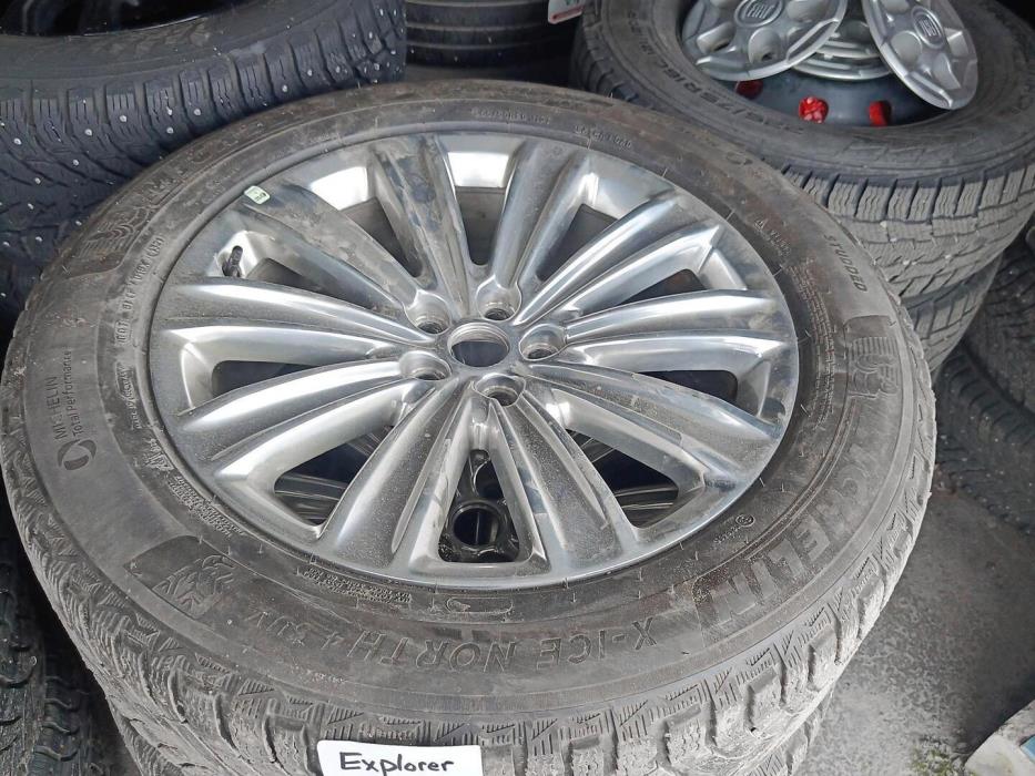 FORD Explorer 2021